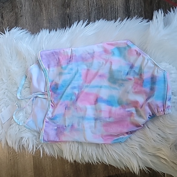 NWT Girls Swimsewar - Picture 3 of 3